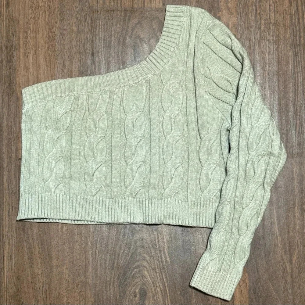 LE LIS One Sleeve Cropped Cable Knit Sweater Light Sage Green Viscose Sz Medium